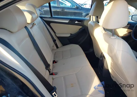 2018 Volkswagen Jetta 1.4T Se/1.4T Wolfsburg Edition z USA, uszkodzony, nr VIN 3VWDB7AJ0JM214851